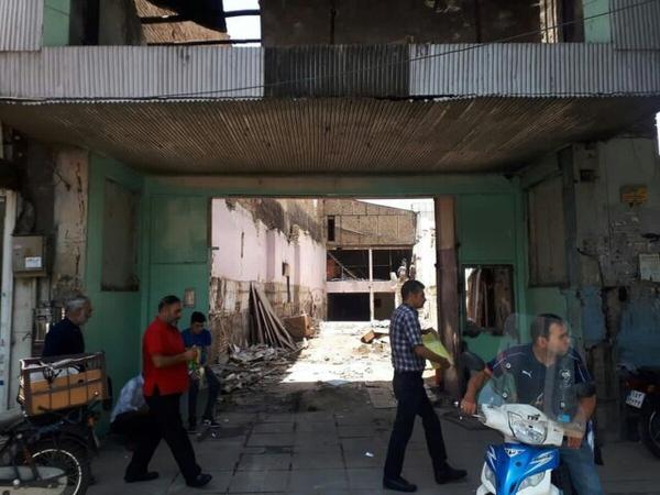تخریب بخش هایی از یک سینما در تهران